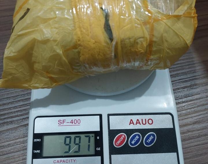 PM APREENDE CERCA DE 1 KG DE HAXIXE E PRENDE DUAS MULHERES DURANTE OPERAÇÃO CONTRA O TRÁFICO EM VILHENA