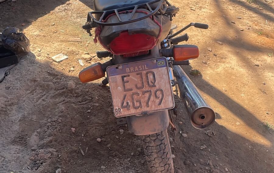 Foragida da Justiça é presa e motocicleta furtada é recuperada pela da Polícia Militar em Ji-Paraná