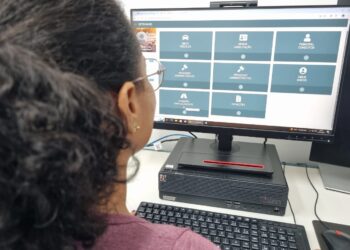 Emplacamento digital permite registrar veículo novo sem sair de casa em Rondônia