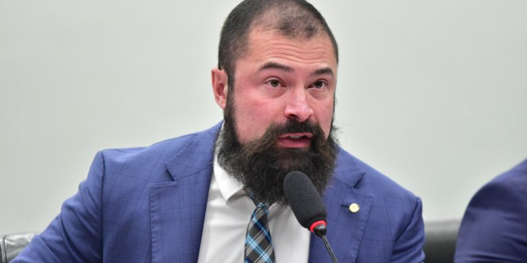 Comissão aprova pensão especial para dependentes de policiais mortos em serviço