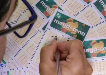 Mega-Sena acumula e prêmio principal vai para R$ 33 milhões