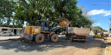 Prefeitura retira mais de 8 mil caçambas de resíduos no primeiro semestre em Porto Velho