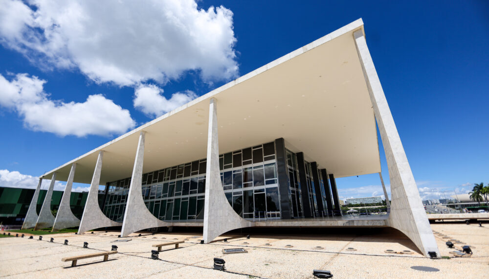 STF mantém ex-presidente Bolsonaro em prisão domiciliar
