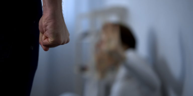Projeto estabelece regras para cobertura jornalística de violência contra a mulher