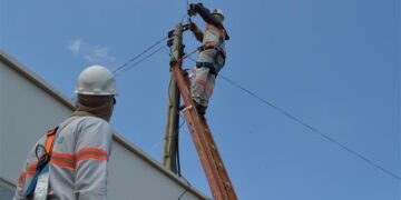 Energisa alerta para riscos e orienta profissionais para evitar acidentes com a rede elétrica em RO