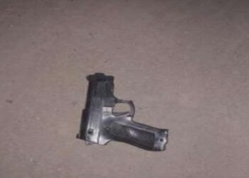 Homem é preso após apontar simulacro de arma para policiais militares e ser baleado