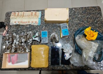 Polícia Militar apreende drogas e prende três pessoas durante operação na Linha 9