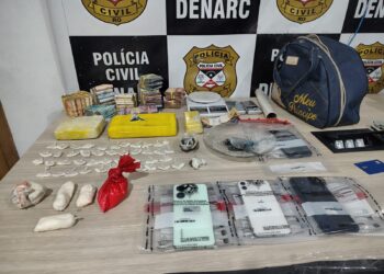 DENARC prende suspeito apontado como tesoureiro do CV no bairro Nacional com R$ 31 mil e drogas