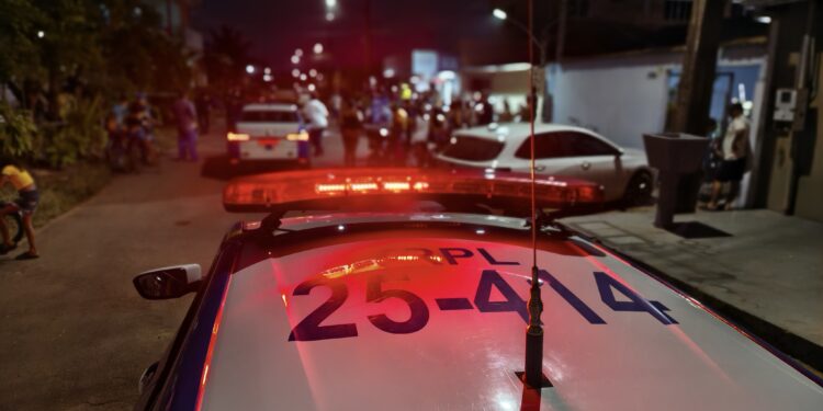 Um homicídio é uma tentativa foi registrado na zona leste