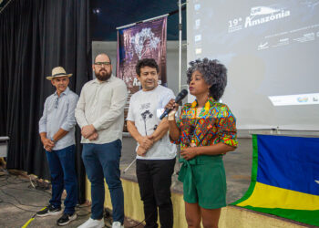 CINEAMAZÔNIA abre programação na Escola Major Guapindaia e aproxima estudantes do audiovisual produzido em Rondônia