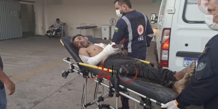 Homem é espancado com barra de ferro após suposto furto de televisão