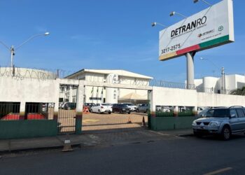 Detran/RO é condenado a indenizar motorista por veículo que virou sucata no pátio do órgão público