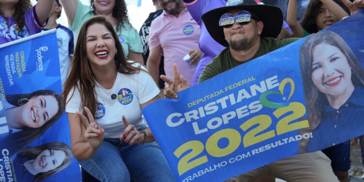 Cristiane Lopes dá início à campanha com grande adesivaço e mobilização em Porto Velho