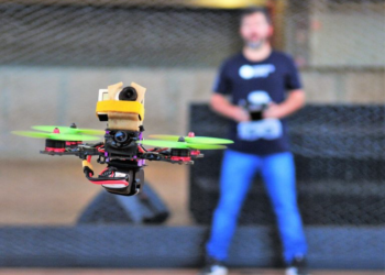 Projeto flexibiliza regras e dispensa licença para uso civil de drones