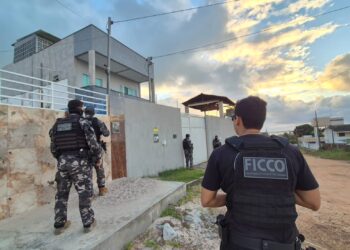 No Acre, operação policial mira grupo criminoso envolvido com tráfico de drogas e lavagem de dinheiro