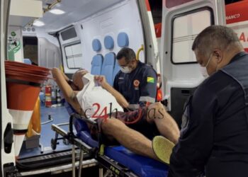 Homem é esfaqueado no peito enquanto bebia com amigos em Rio Branco