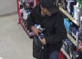 Homem é suspeito de furtar produtos de loja após entrar no local com currículo
