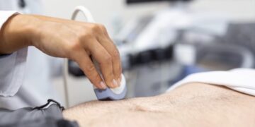 Especialista da HU Brasil detalha sintomas que podem indicar cânceres do aparelho digestivo