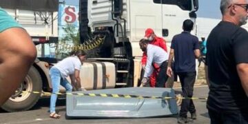 Senhora morre após ser atropelada por carreta na BR-364