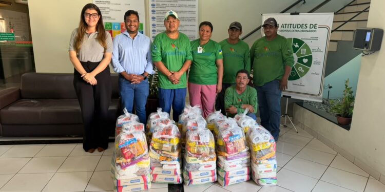 Cooperativa de reciclagem atingida por incêndio recebe cestas básicas do Ecoparque Porto Velho