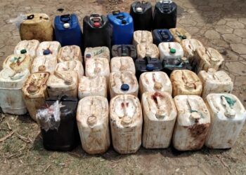 PF apreende 1.000 litros de combustível em porto clandestino