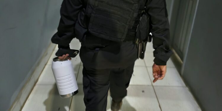 BOPE prende 5 adultos e apreende 1 menor suspeitos de tráfico na zona leste de Porto Velho
