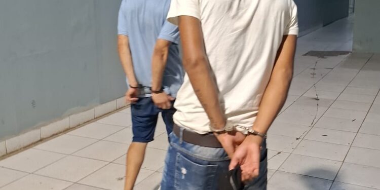 Dupla é presa após assaltar mulher que voltava da igreja em Porto Velho