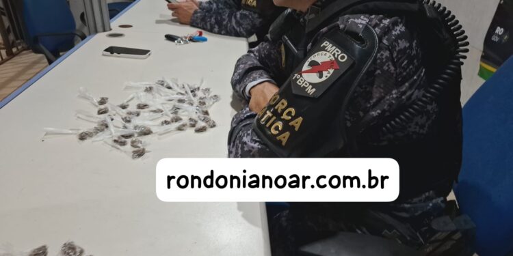 Adolescente escondido em carro de aplicativo é apreendido com drogas em Porto Velho