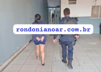 Homem diz que levaria R$ 2 mil para transportar droga; casal é preso com 61,384 kg de maconha