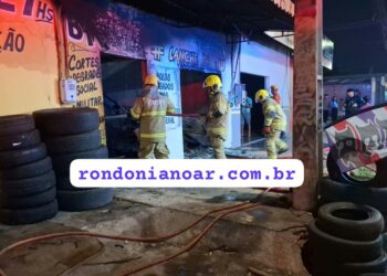 Incêndio atinge três comércios e deixa danos em outro estabelecimento na Zona Leste de Porto Velho