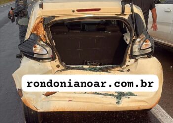 Policiais feridos após carreta atingir viatura em trecho de “pare e siga” na BR-364