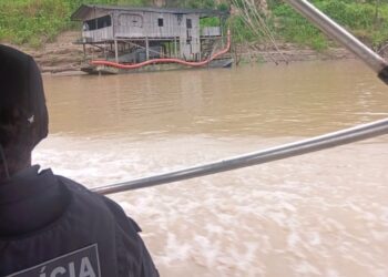 PF deflagram operação e inutilizam 72 embarcações e maquinários do garimpo ilegal no Rio Madeira