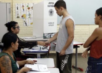 Brasileiros voltam às urnas no domingo para escolher presidente da República e seis governadores