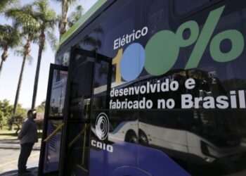 Projeto cria política nacional para eletrificar frota de ônibus e caminhões no Brasil