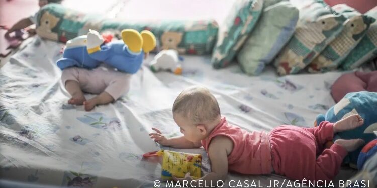 Quedas: mais de 330 mil crianças foram internadas no Brasil em 10 anos