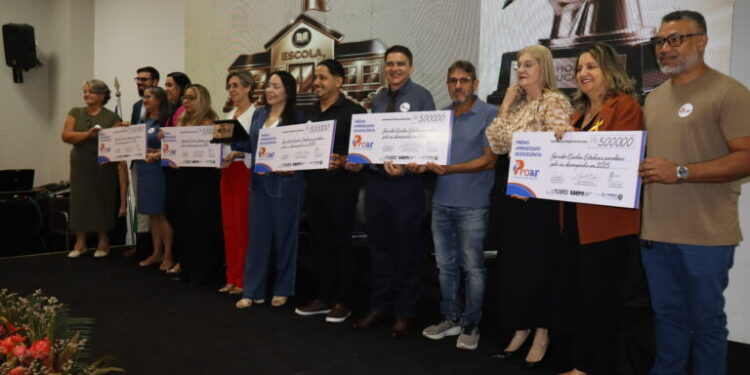 Premiação do Programa Avança Rondônia reconhece escolas, estudantes e profissionais da educação no estado