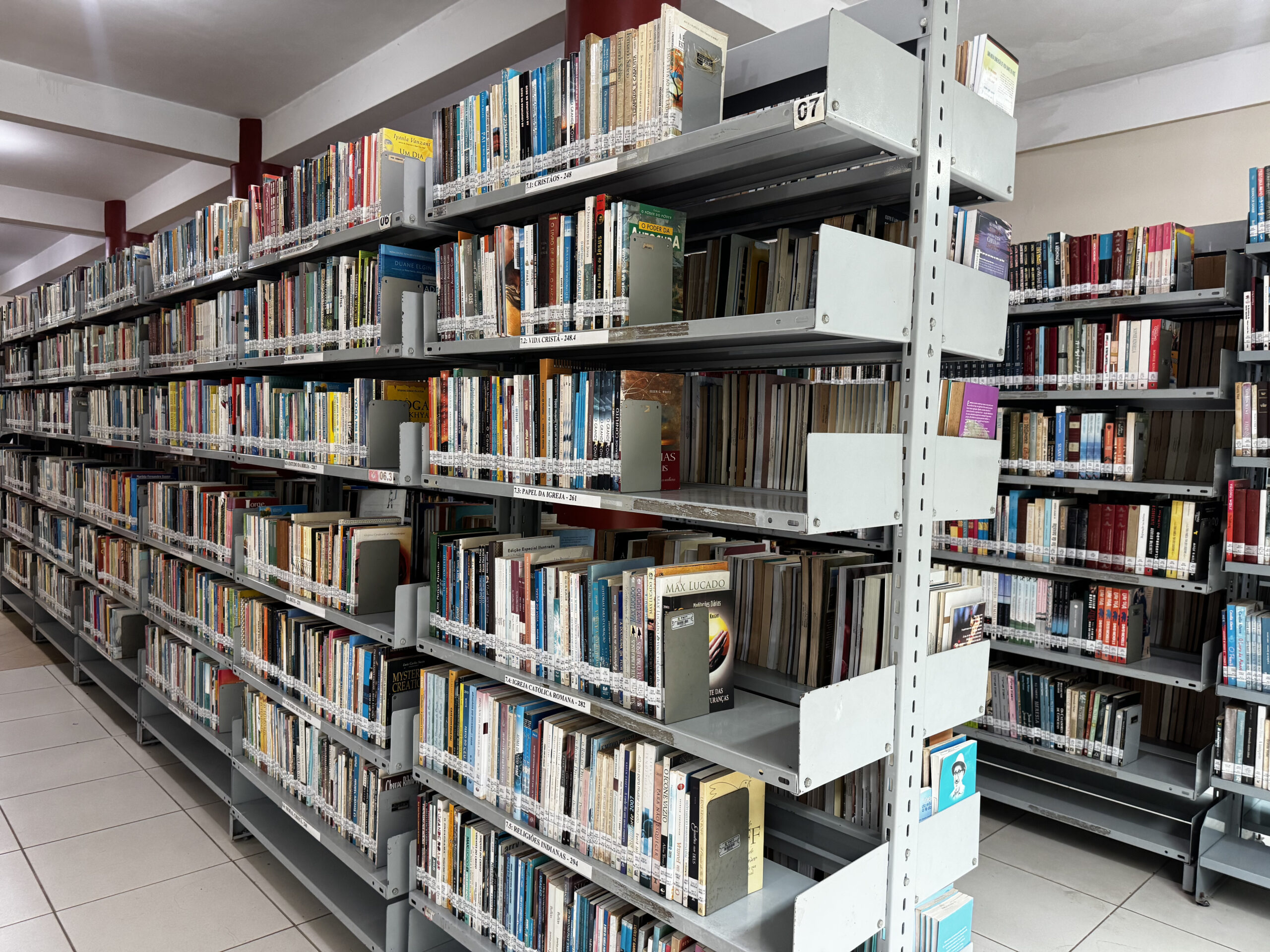 Dia do Livro é convite para descobrir histórias e valorizar a literatura de Porto Velho