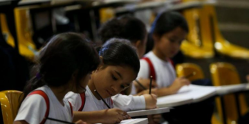 Projeto abona faltas escolares de estudantes com deficiência durante período menstrual