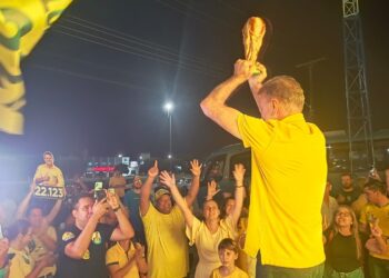 Goebel aumenta votação em mais de 80%, conquista 6º mandato consecutivo e recebe “troféu de hexa”, em Vilhena