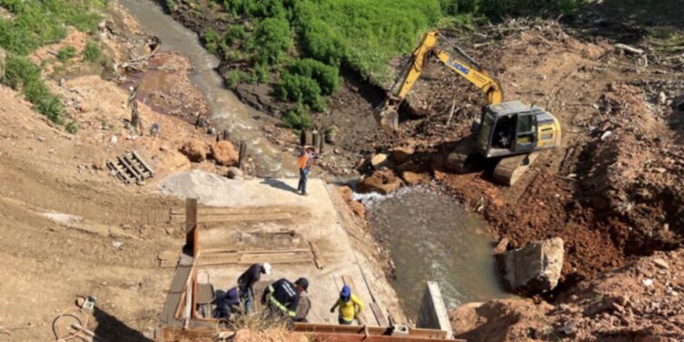 Cai N’água avança na recuperação de área histórica com liberação do tráfego