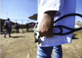 Comissão mista pode votar nesta quinta parecer sobre obrigatoriedade de exame para exercício da medicina