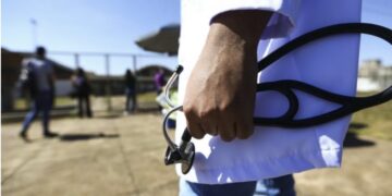 Comissão mista pode votar nesta quinta parecer sobre obrigatoriedade de exame para exercício da medicina