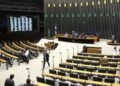 Câmara aprova MP que torna obrigatória a aprovação em exame para exercer a medicina; acompanhe