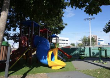 Sete praças de Porto Velho recebem serviços de limpeza urbana
