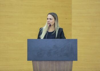 Tá pago! Cláudia de Jesus garante R$ 179,7 mil para fortalecer a cafeicultura em Vale do Anari