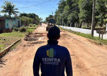 OBRAS – Mais seis ruas recebem serviços de tapa-buracos no bairro Cohab