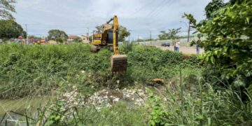 Prefeitura alerta para descarte irregular de lixo com a chegada do período chuvoso