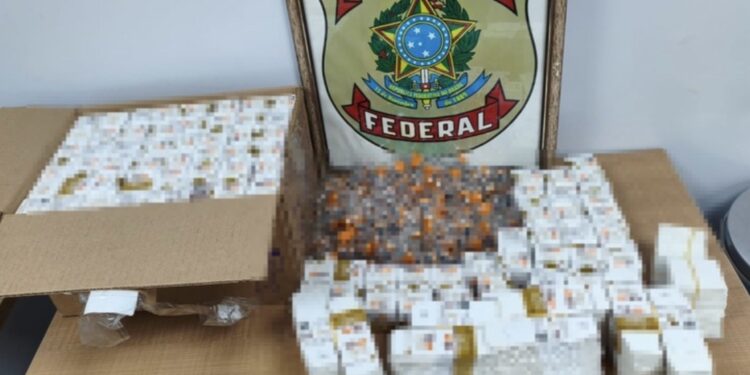 PF apreende mais de 1 mil ampolas de medicamentos emagrecedores