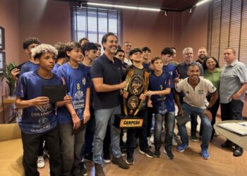 Prefeitura garante passagens para delegação de 25 pessoas, entre atletas e comissão técnica de futebol