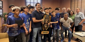 Prefeitura garante passagens para delegação de 25 pessoas, entre atletas e comissão técnica de futebol